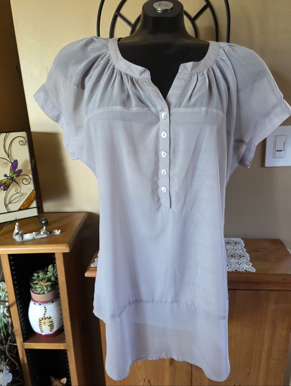 Daniel Rainn DR2 Light Gray Sheer Chiffon  Button Front Capped Sleeves Blouse S